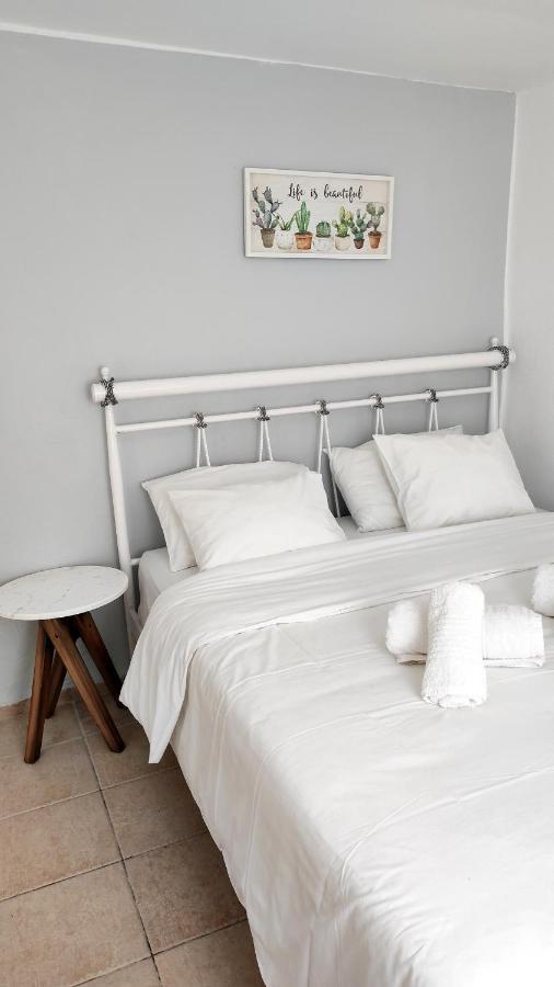 Kesi Beach House Волос Екстериор снимка