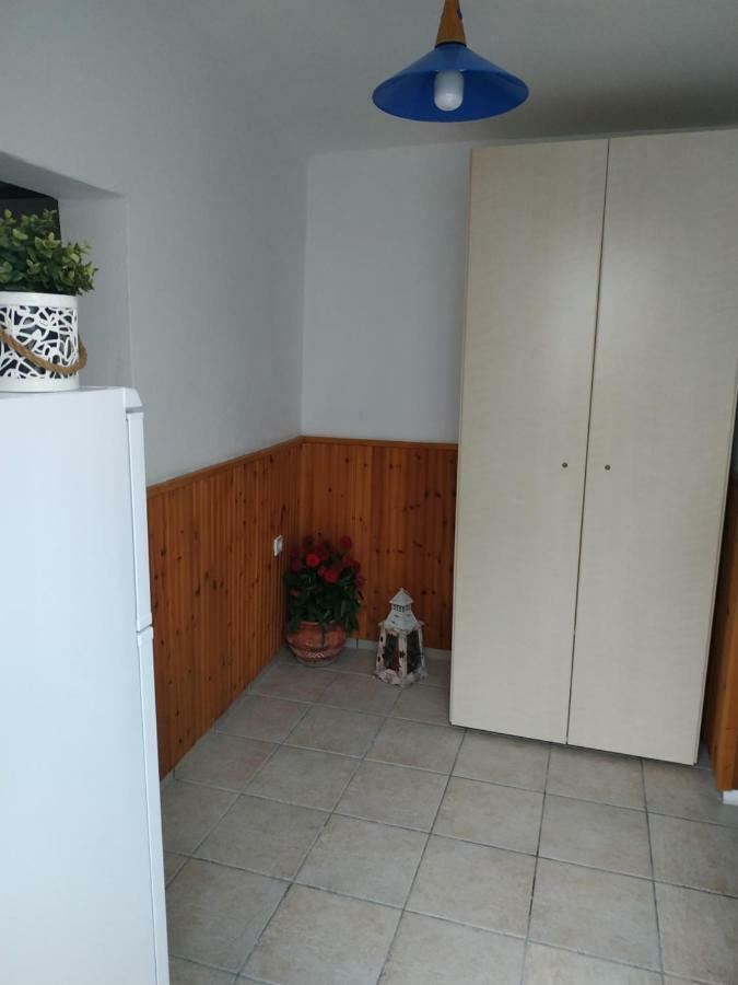 Kesi Beach House Волос Екстериор снимка
