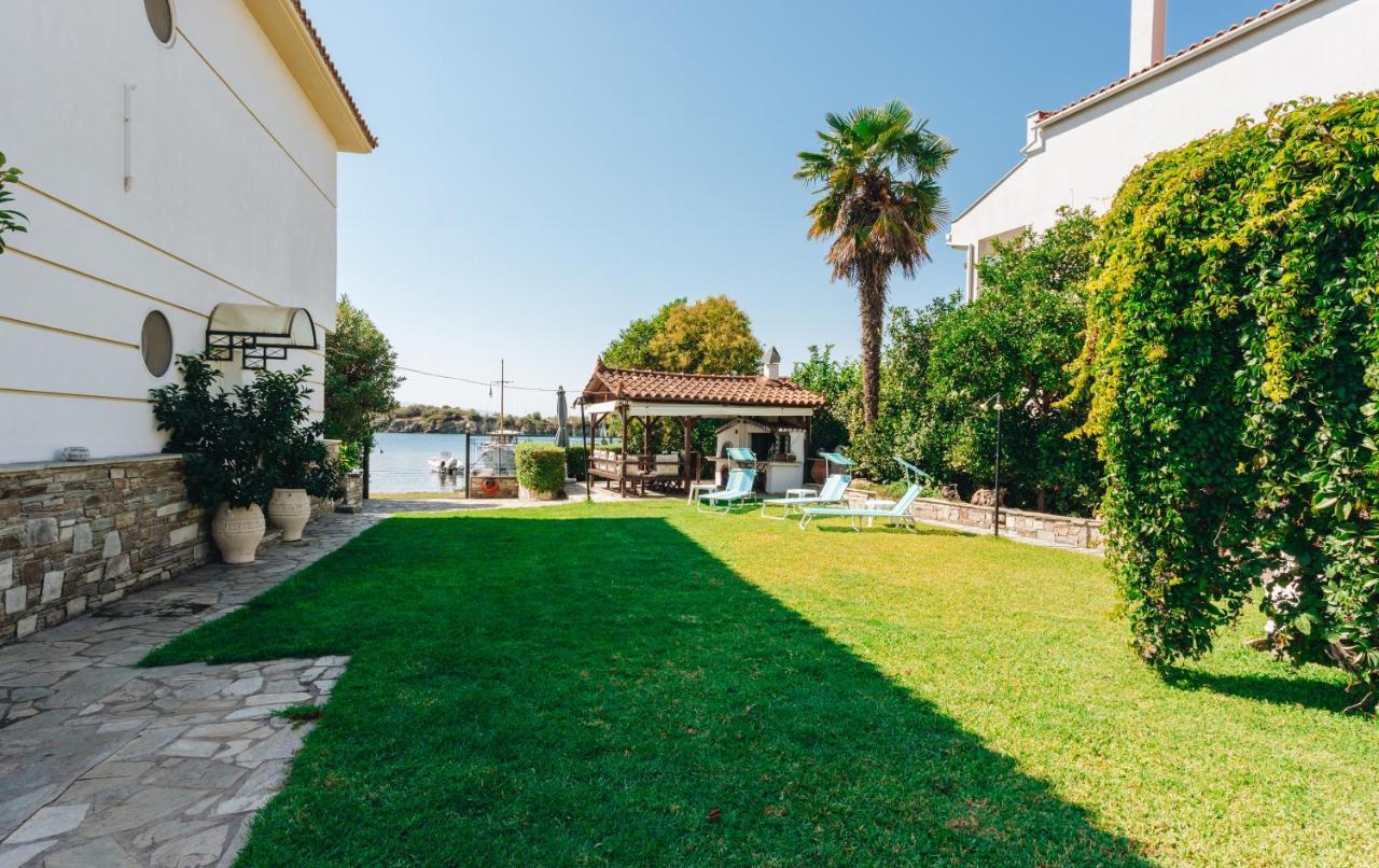 Kesi Beach House Волос Екстериор снимка