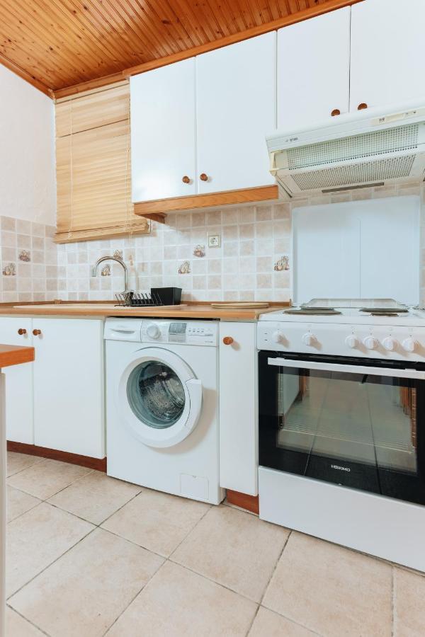 Kesi Beach House Волос Екстериор снимка