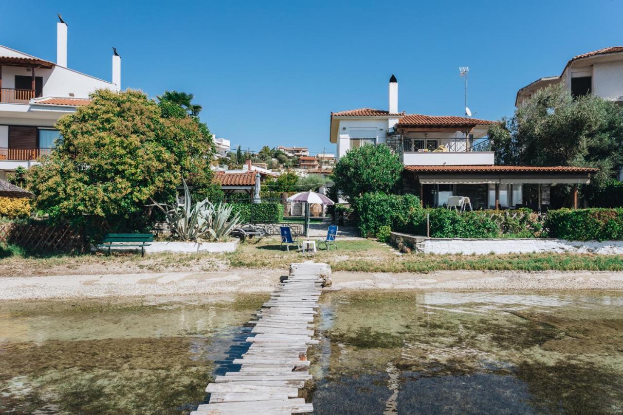 Kesi Beach House Волос Екстериор снимка